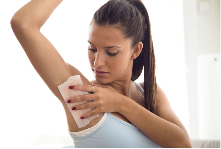 How Do Underarm Sweat Pads Work to Stop Sweat Stains?